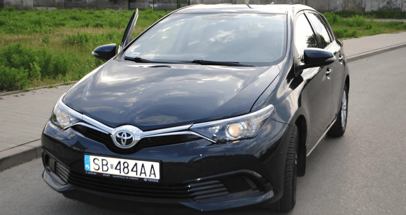 Toyota Auris cena 49200 przebieg: 69751, rok produkcji 2016 z Radom małe 137